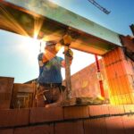 Construção civil lidera a geração de emprego em 12 estados do país