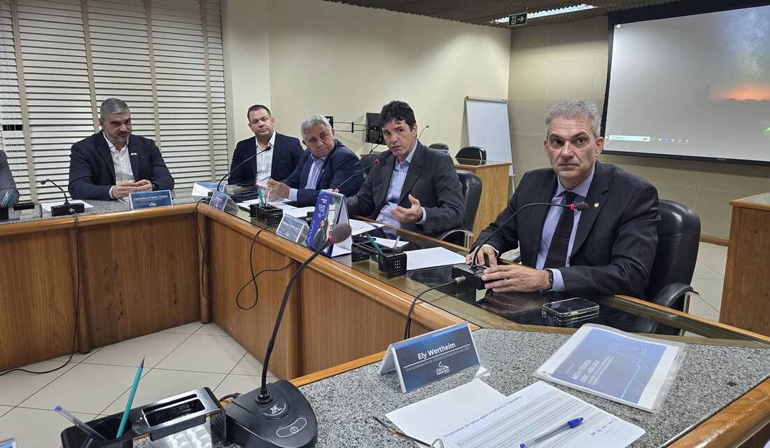 Presidente do Sinduscon-DF (C) em reunião com senador Izalci Lucas e líderes da construção civil | Fotos: Divulgação/Sinduscon-DF